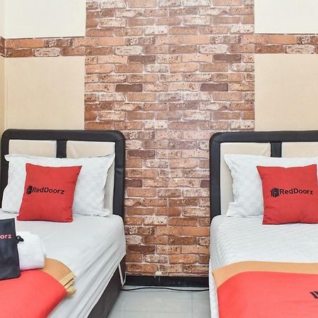 Reddoorz At Omah Wetan Sawojajar Malang Hotel Kültér fotó