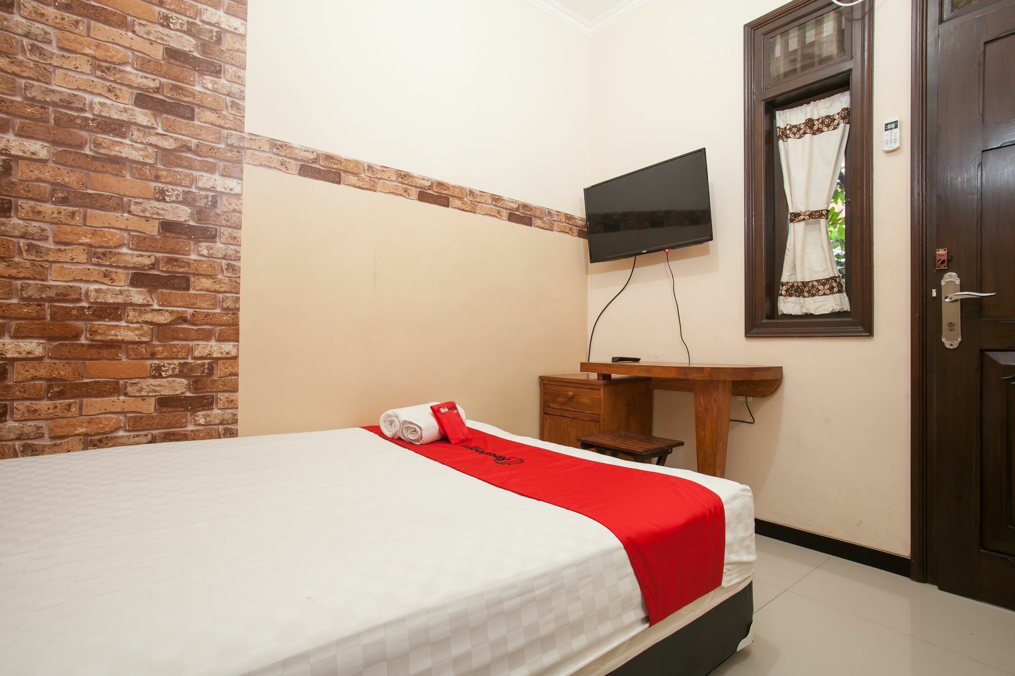 Reddoorz At Omah Wetan Sawojajar Malang Hotel Kültér fotó
