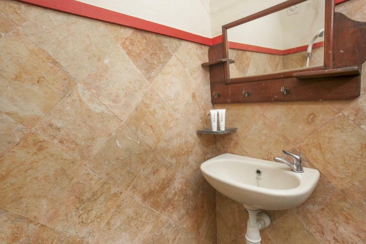 Reddoorz At Omah Wetan Sawojajar Malang Hotel Kültér fotó